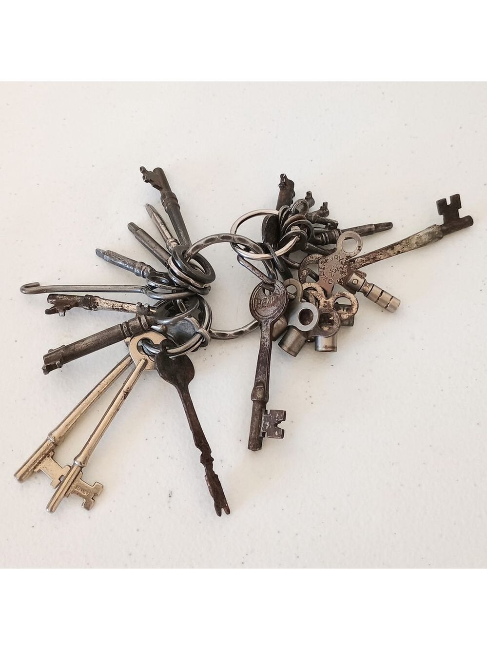 Vintage Antique 24ct Skeleton Clock Sewing Machine Keys Etc Penn Miller Taylor